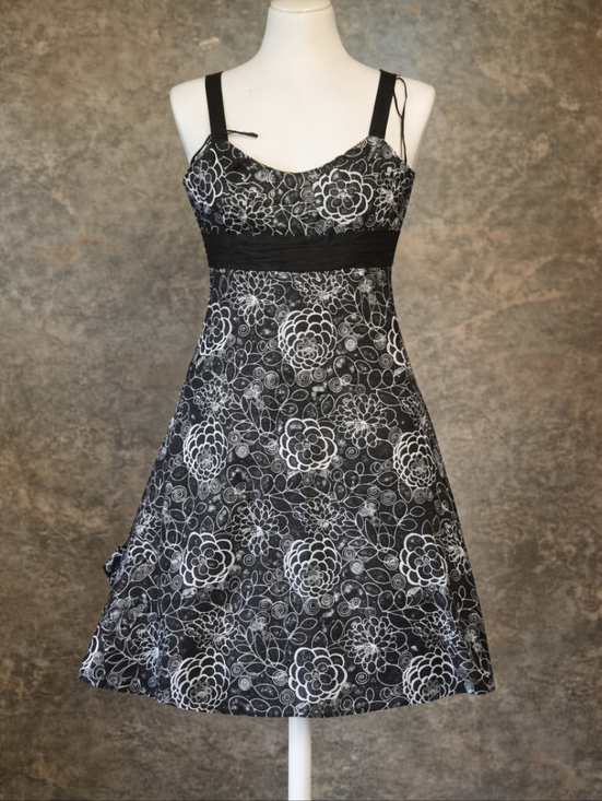 Evan Picone Dresses & Skirts - Evan Picone Black/White Dress with White Floral Outline